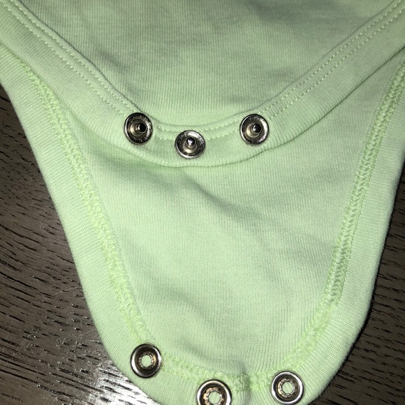 Adorable baby girl onesie - Picture 2 of 6